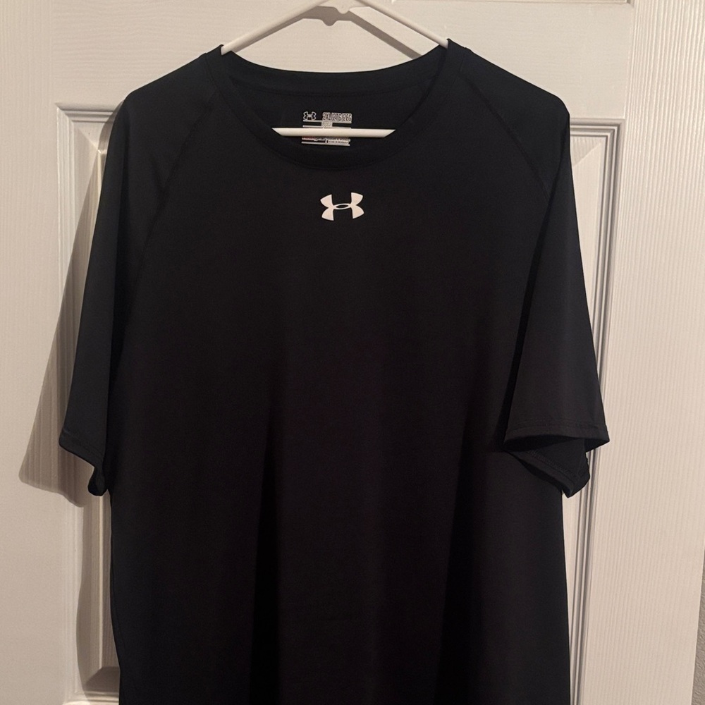 Under Armour Men's Black Short Sleeve Tee